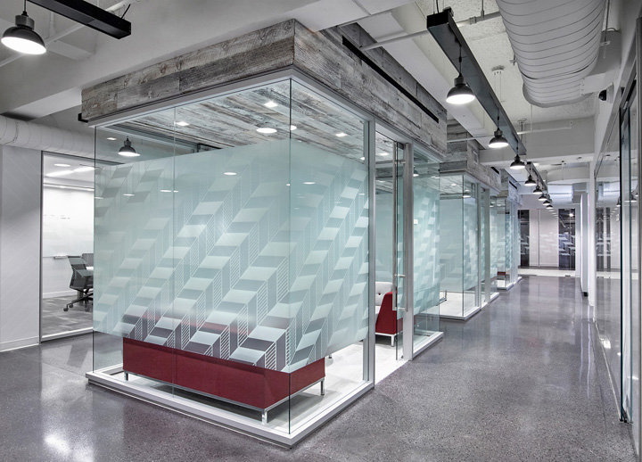 唯美工業風 美國零售商Foot Locker紐約總部設計欣賞