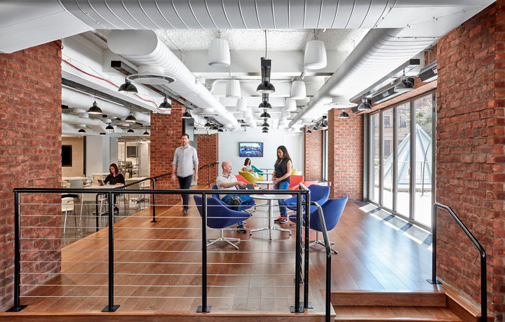 唯美工業風 美國零售商Foot Locker紐約總部設計欣賞